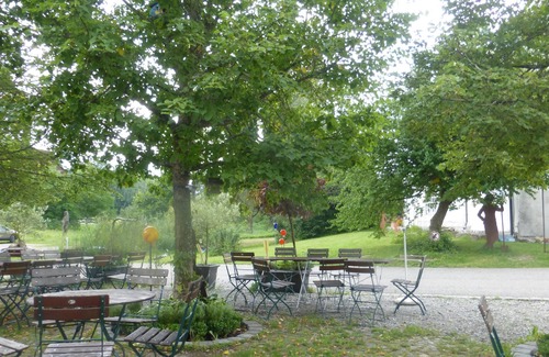 Winterstetten Apartamento | Vacaciones en el elegante apartamento "Kuhstall" en el pueblo de fabricación de vidrio de Schmidsfelden