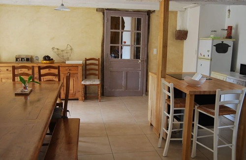 Noyal-Sous-Bazouges Casa | Vacaciones en el campo en hermosa casa reformada