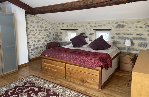 Lagrasse Apartamento | Vacaciones en Lagrasse. Impresionante apartamento medieval situado en jardín amurallado con piscina