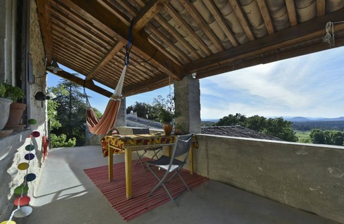 Barjac Cama Y Desayuno | Vacaciones en el sur de Ardeche en una hermosa casa de piedra antigua
