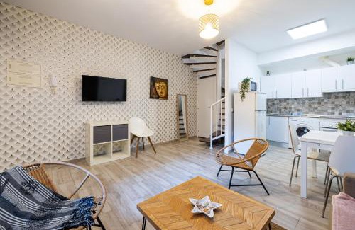 Perchel Norte Apartamento | Holidays2Malaga Duplex Huerta del Obispo Junto Casco historico
