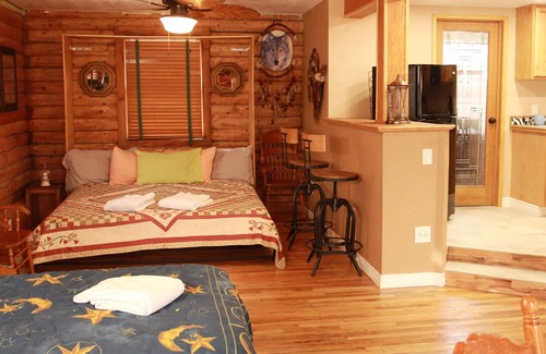 Wrightwood Casa | Salud holística y mimos en los pinos grandes de Wrightwood