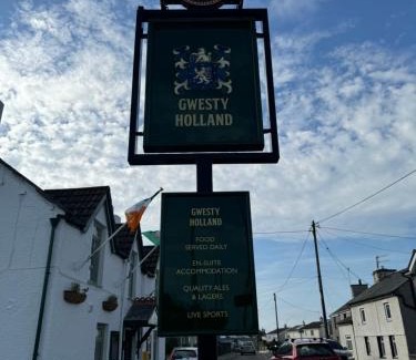 Llanfachraeth Hotel | Holland Hotel