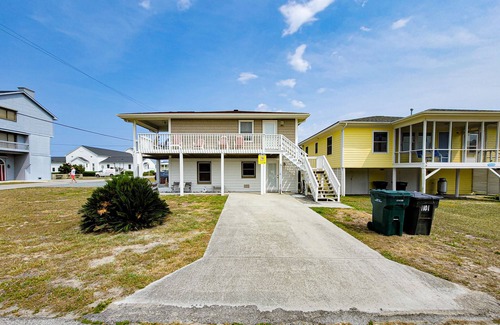 Topsail Beach Casa | Holler – Cozy Stays & Beachy Days