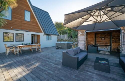 Kelvin Heights Casa | Holly Court Haven