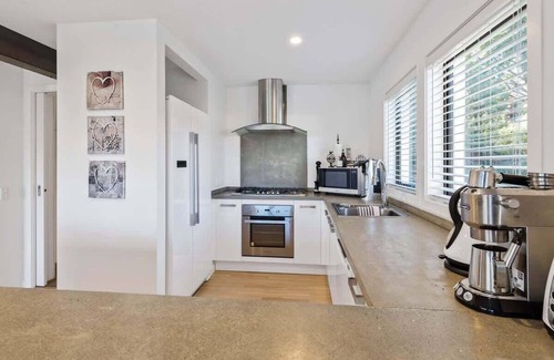 Kelvin Heights Casa | Holly Court Haven Sum