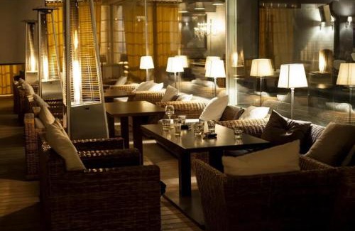 Lahore Apartamento | Holly family Hotel