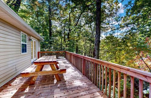 Sapphire Casa | Holly Forest Hideaway