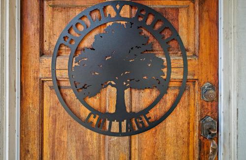 Lodge Hill Casa | Holly Hill Cottage
