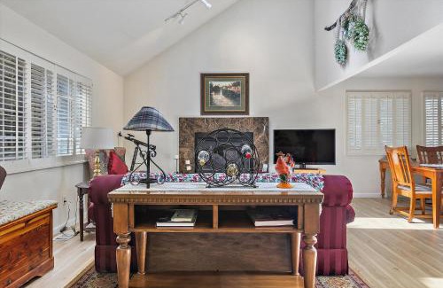 Lodge Hill Casa | Holly Hill Cottage