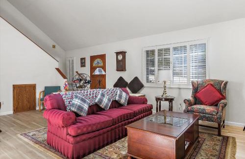 Lodge Hill Casa | Holly Hill Cottage