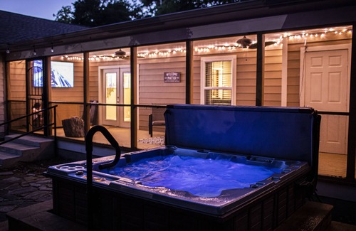 Irving Casa | Holly's Texas Oasis
