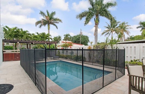 Hollywood Lakes Cabaña | Hollywood Dream House - 5 Bedroom with Heated Pool