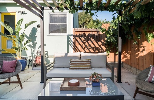North Hollywood Casa | Hollywood Garden/Mid-Century Home close to Universal Studios