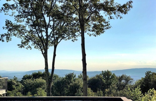 Hillsdale Casa | Aturdidor moderno, impresionantes vistas a la piscina