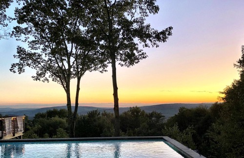 Hillsdale Casa | Aturdidor moderno, impresionantes vistas a la piscina