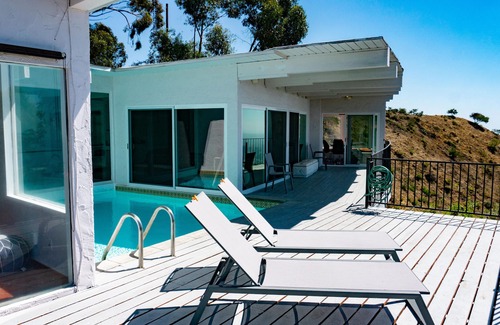 Hollywood Hills West Casa | Hollywood Hills jetliner views among the stars