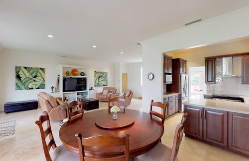 Palm Desert Casa | Hollywood Regency Style Villa & Country Club in the Desert