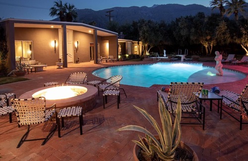Old Las Palmas Casa | Hollywood Regency Tennis Gardens