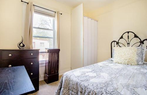 East Orange Casa | Hollywood