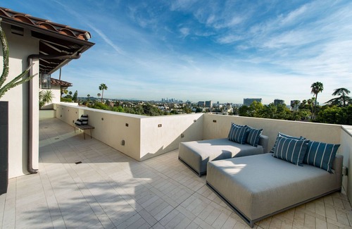 Carthay Circle Casa | Hollywood VIP Getaway with Pool, Hot Tub, and More