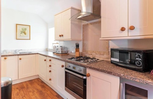 Pembroke Apartamento | Holyland House - Greenacres Estates