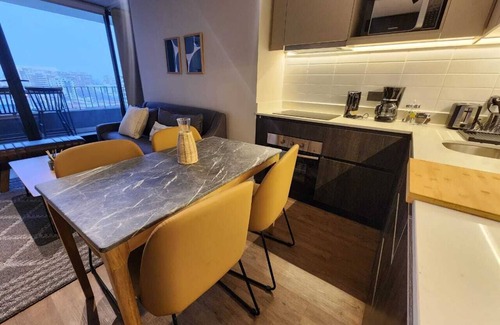 Nunoa Apartamento | HOM I Inmejorable Depto 4PAX Ñuñoa Estacionamiento