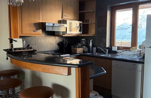 Valle Nevado Apartamento | HOM | SKI IN OUT Edif Valle del Sol 3D3B y Jacuzzi