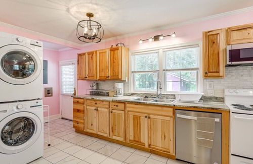 Conway Casa | Home 1 Mi to Dtwn Conway: Great for Beach Days!