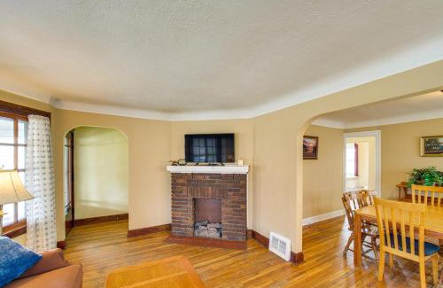 Lakewood Casa | Home 2 Mi to Lakewood Park and Solstice Steps!