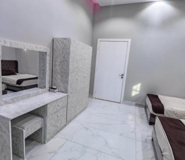 Medina Apartamento | Home 2BR شقة غرفتين بمدخل خارجي مستقل طريق مباشر اقل من 4 كلم عن الحرم النبوي