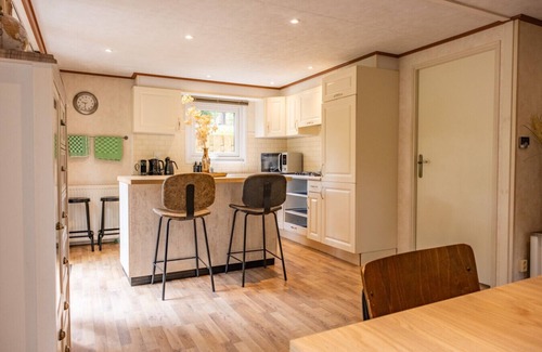 Bosgebied Hoenderloo Chalet De Esquí | Home 6p: Bath-Garden house-4G Pool-Kids-Dog