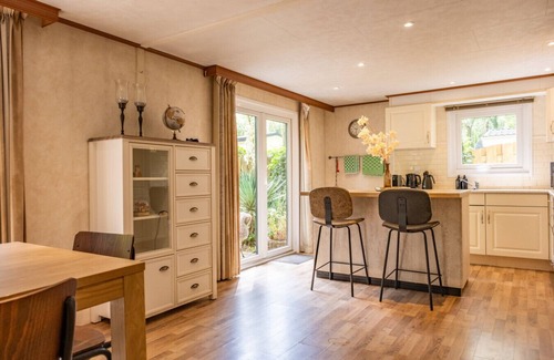 Bosgebied Hoenderloo Chalet De Esquí | Home 6p: Bath-Garden house-4G Pool-Kids-Dog