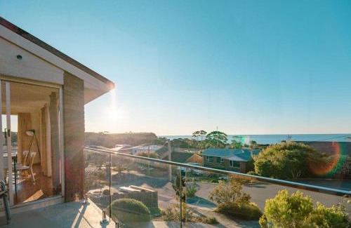 Devonport Casa | Home & Away at Coles Beach
