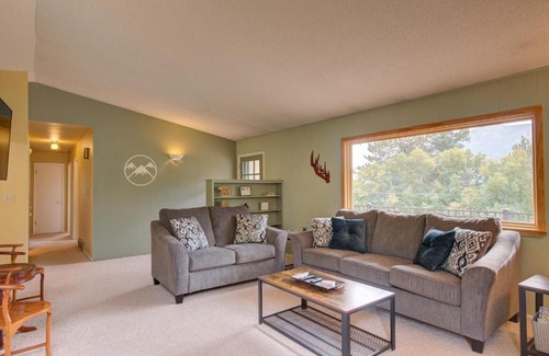 Cascade Villa | *Home Away From Home Cabin in the Mountains*