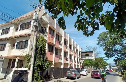 Basak Casa | Home away from home. Minutes away to beach resorts around Mactan Island.