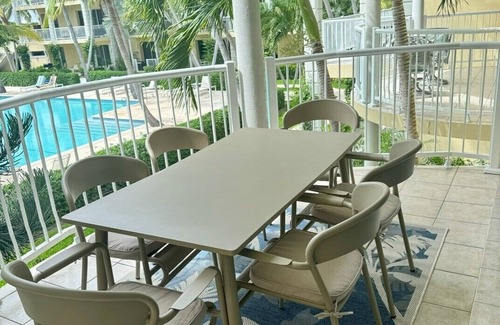 New Braunfels Condominio | Home Away From Home Luxury 1-bedroom Pool View Condo at Turtle Cove Marina