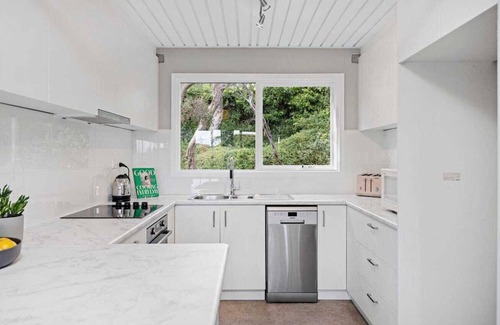 Blairgowrie Casa | Home away from home -Charming retro beach retreat