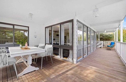 Blairgowrie Casa | Home away from home -Charming retro beach retreat