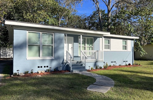 Riverview Casa | Home Away from Home! 18 min. from Jax Airport and 14 min. from Everbank Stadium