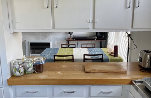 Preston Casa | Home away from home - 1930's Brick cottage in Inner North with large garden
