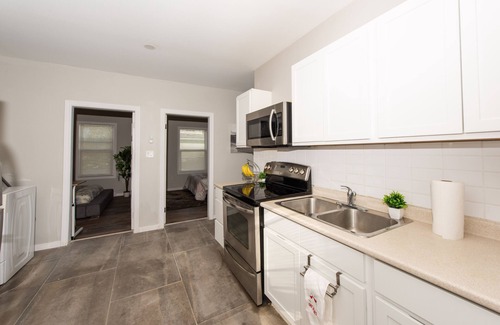 Moncton Casa | Home Away from Home - 2 Bedroom Duplex Outer Core of Downtown Moncton