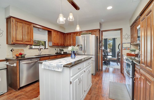 Southwest Arlington Casa | Home away from Home, 2 master suites, pool, Family Friendly