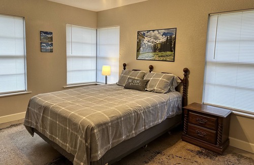 Sweeny Casa | Home away from home! 3 bedroom, 2 bathroom home with beautiful backyard!