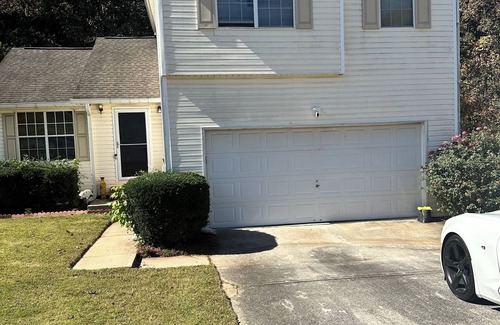 Jonesboro Casa | Hogar lejos de casa por el Atlanta Motor Speedway 🏎️🏎️🏁
