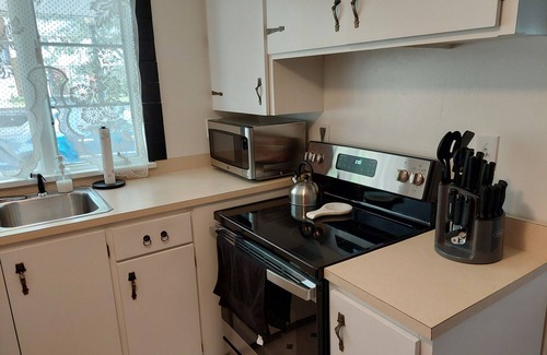 Erie Casa | Home away from home! Centrally Located - dedicated work area
