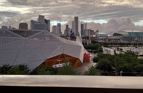 East Downtown Houston Apartamento | Home Away From Home- Clean and Quiet