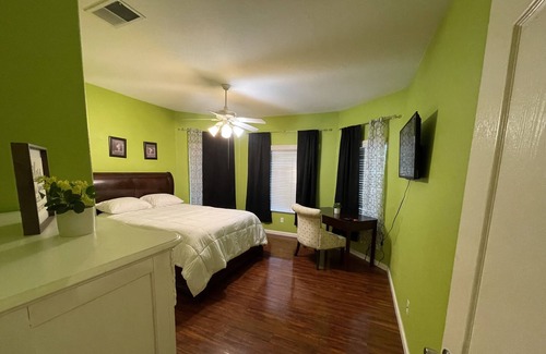Fresno Casa | Home away from home: Family friendly with comfy beds and a relaxing atmosphere