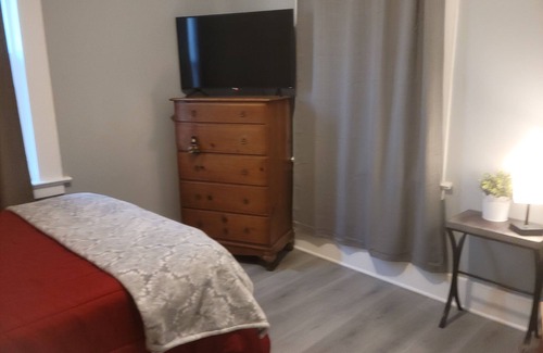 Mojave Casa | Home away from home in Mojave With parking space in the driveway