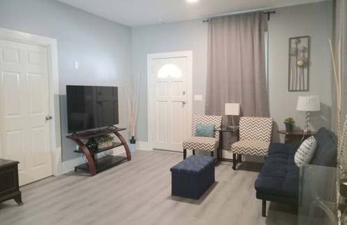 Mojave Casa | Home away from home in Mojave With parking space in the driveway